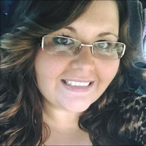 Meet your Posher, Lea